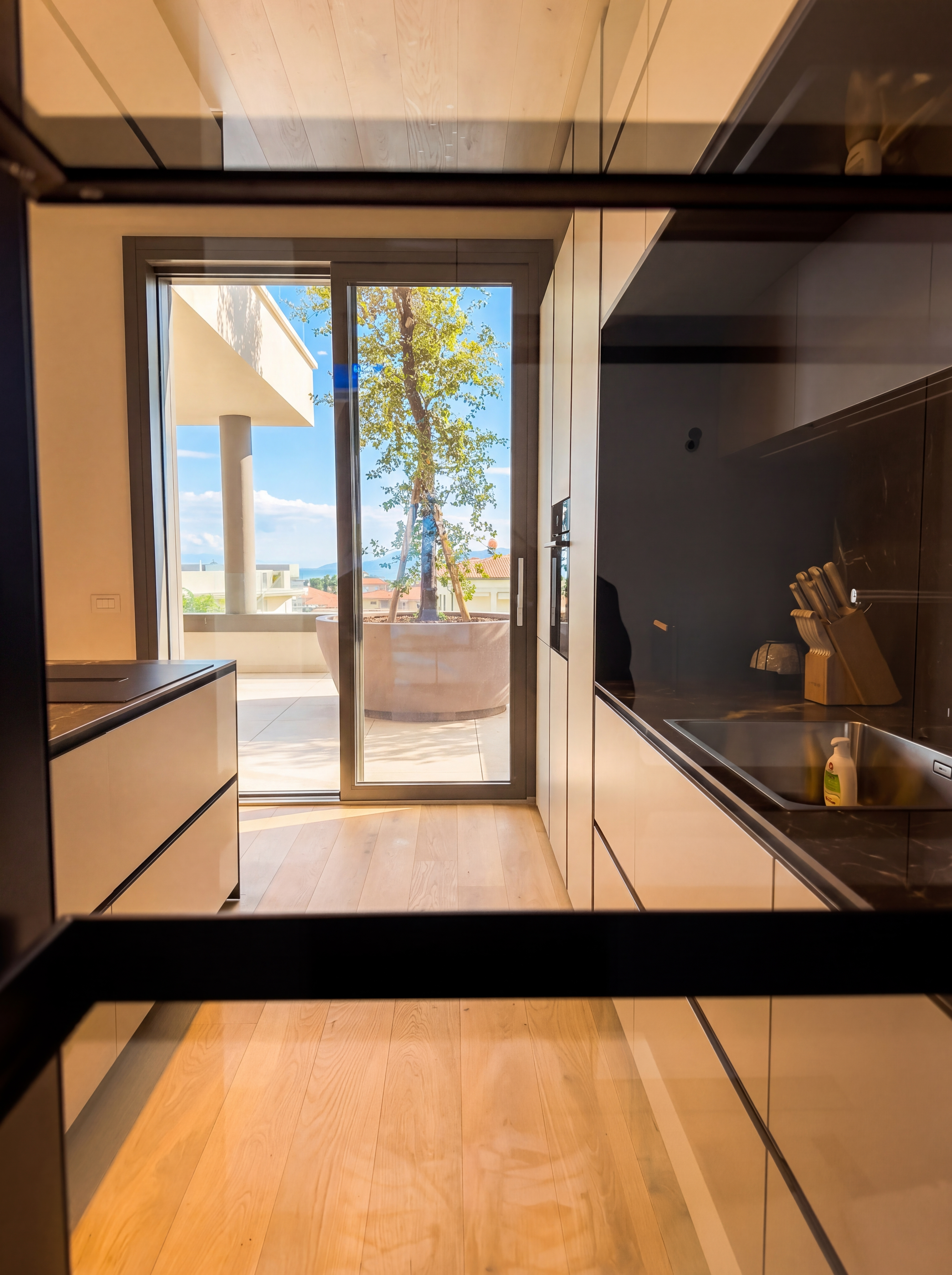 La esencia del hogar: residencias contemporáneas en el lago de Garda